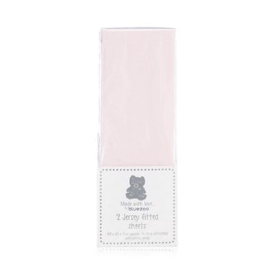 Light pink fitted sheet